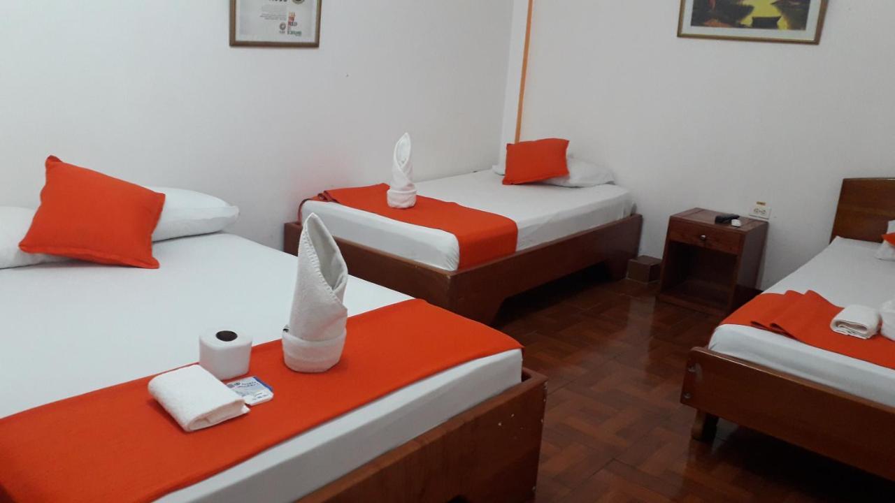 Hostal El Pinzon Puerto Ayora  Eksteriør billede