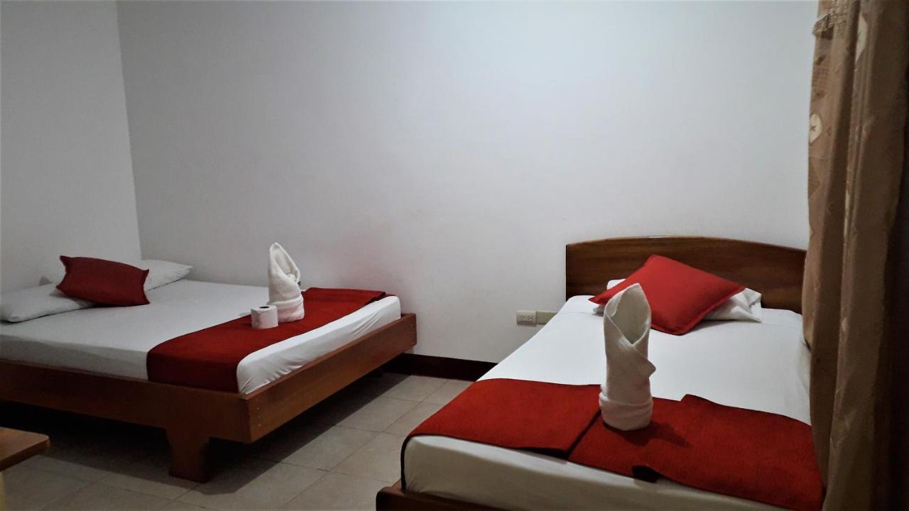 Hostal El Pinzon Puerto Ayora  Eksteriør billede