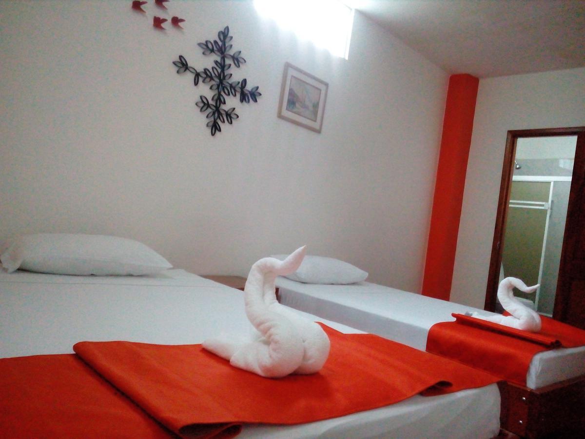 Hostal El Pinzon Puerto Ayora  Eksteriør billede