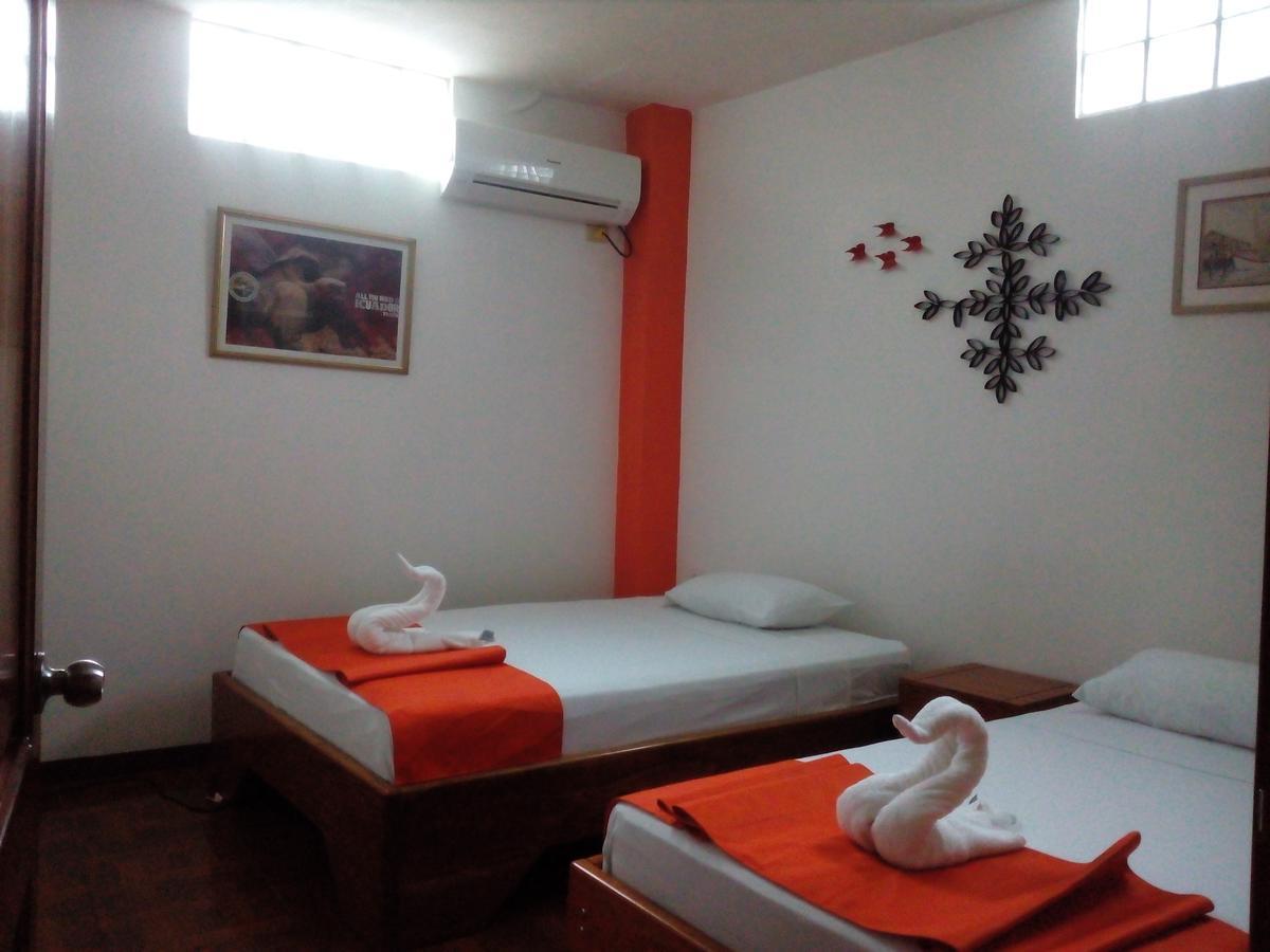 Hostal El Pinzon Puerto Ayora  Eksteriør billede