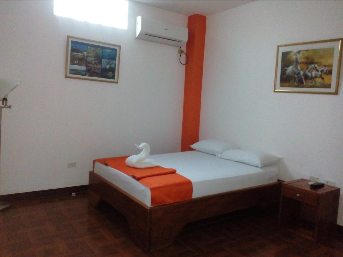 Hostal El Pinzon Puerto Ayora  Eksteriør billede