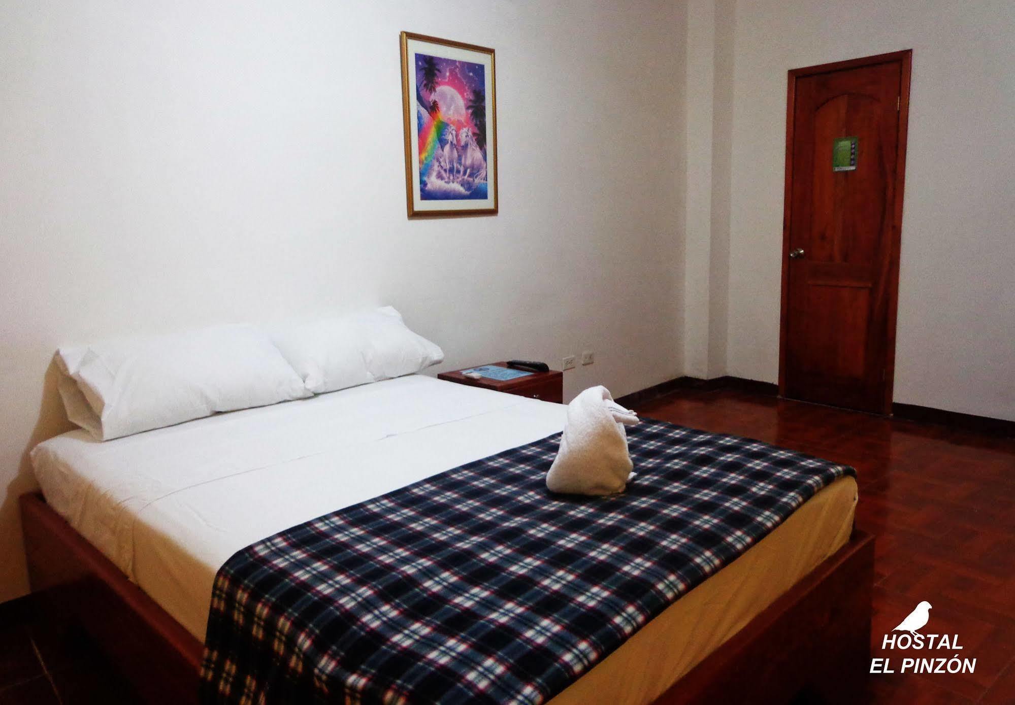Hostal El Pinzon Puerto Ayora  Eksteriør billede
