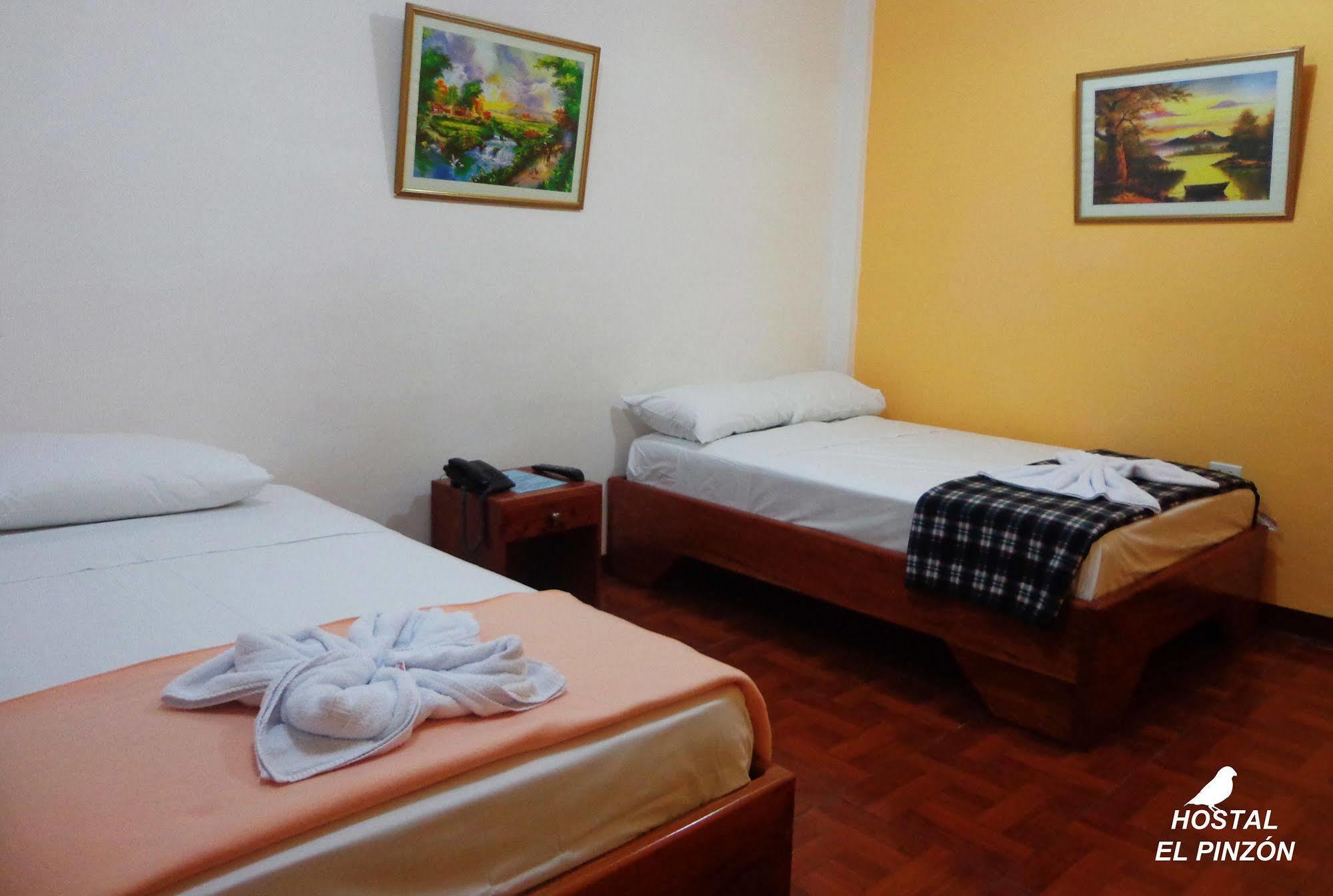 Hostal El Pinzon Puerto Ayora  Eksteriør billede