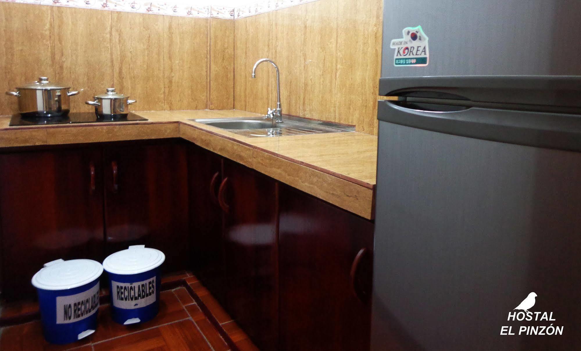 Hostal El Pinzon Puerto Ayora  Eksteriør billede