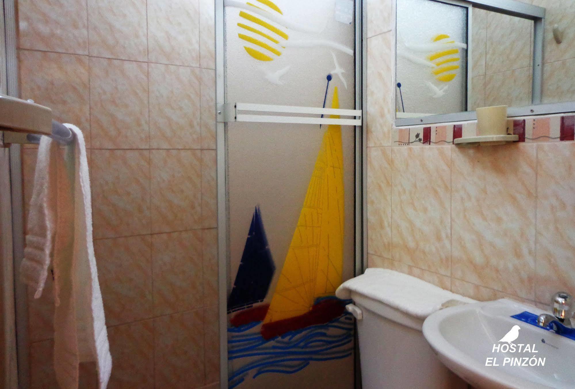 Hostal El Pinzon Puerto Ayora  Eksteriør billede