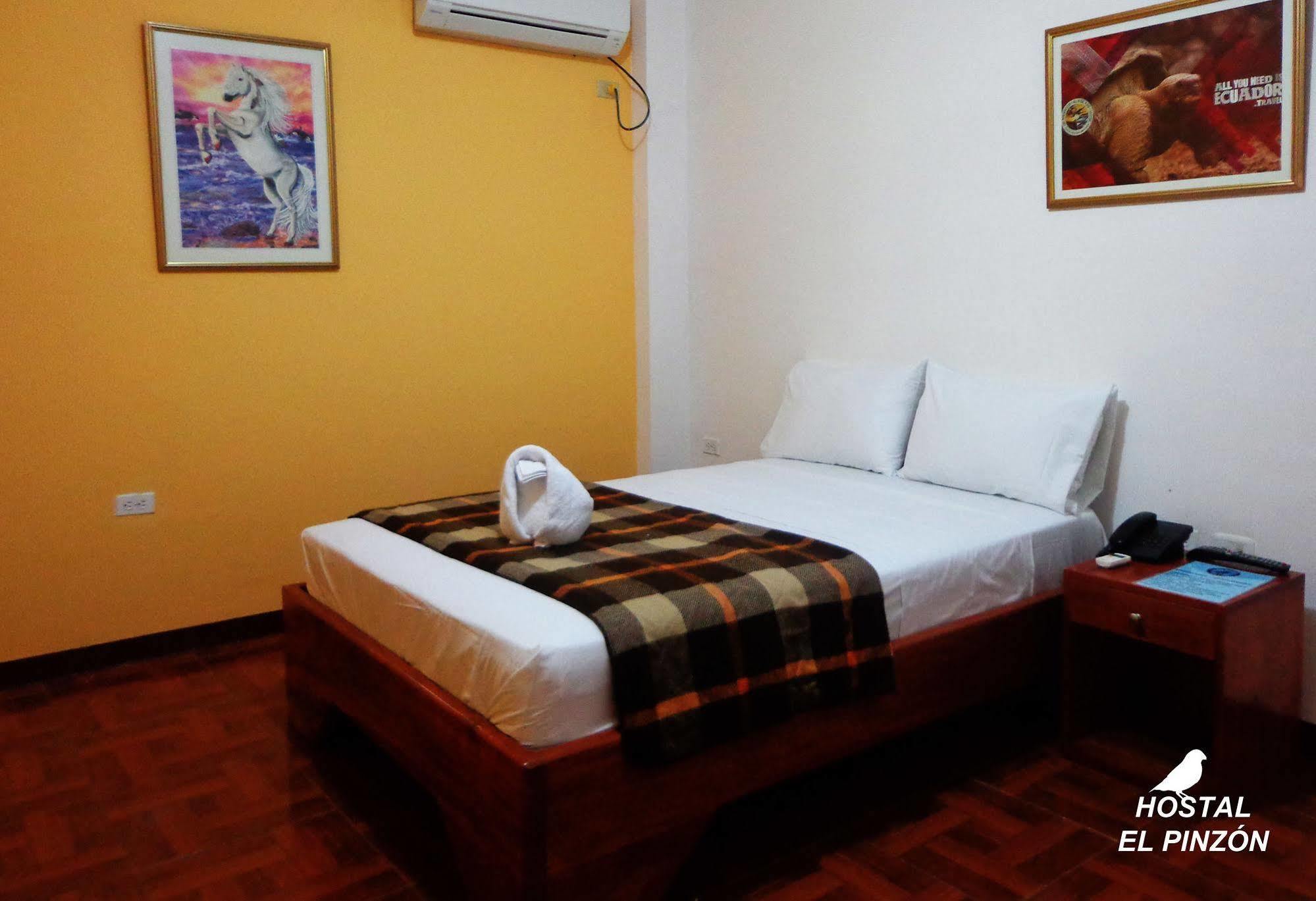 Hostal El Pinzon Puerto Ayora  Eksteriør billede